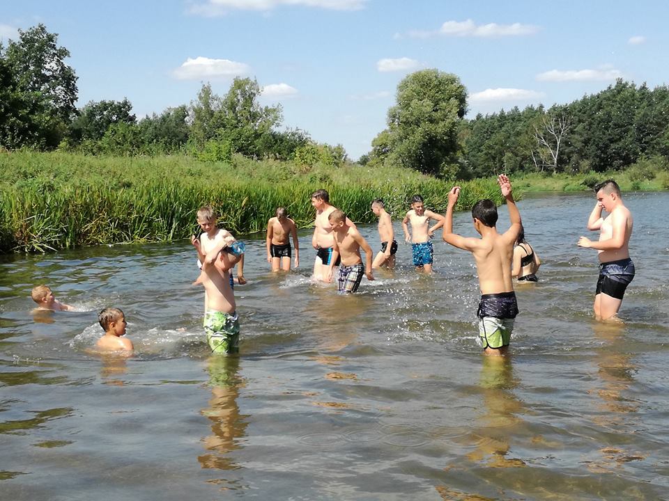 39934437_1044064042421771_1925751657786769408_n