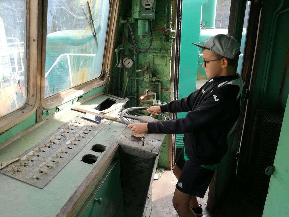 40188027_1047885175372991_2001058789721112576_n