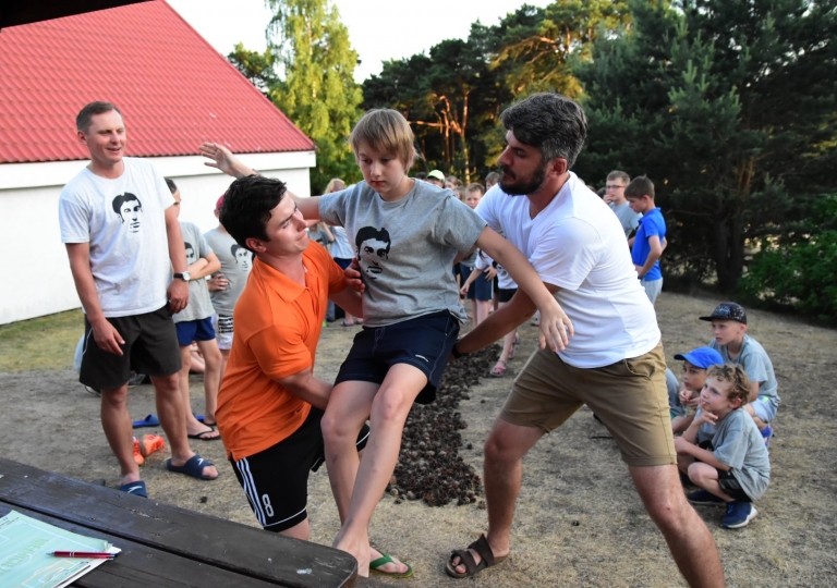 65545159_2035263290113804_2180336995308404736_o